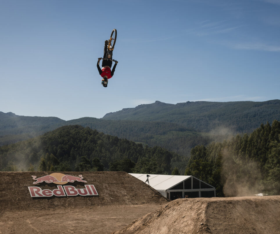 mATT JONES DOES MASSIVE BACKFLIP AT HARDLINE