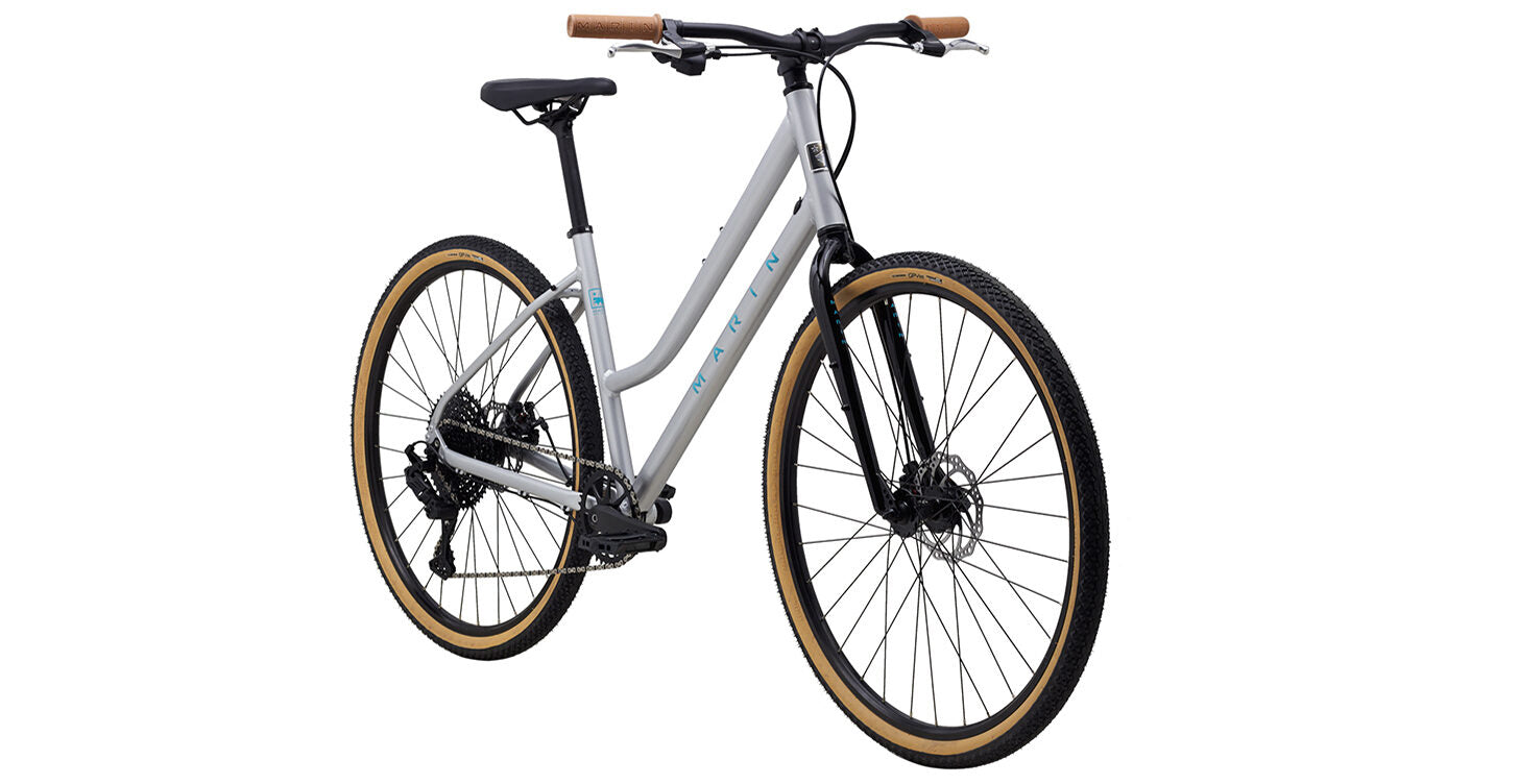 2021 Marin Kentfield ST2, front 3/4.